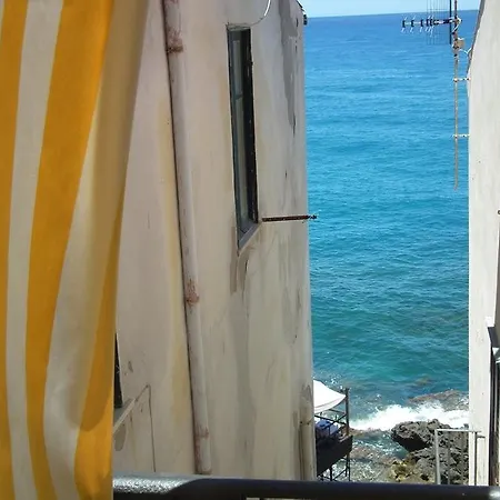 Гостевой дом Blue Coral Чефалу