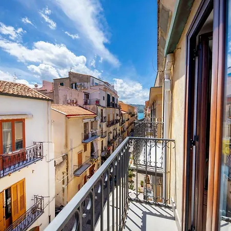 Blue Coral Гостевой дом Чефалу